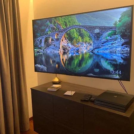 아파트 Botanique Airbnb, *
