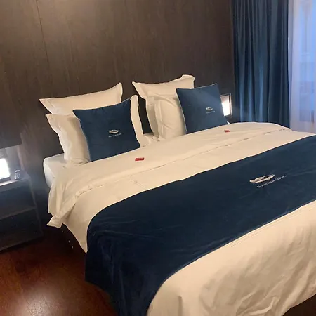 Botanique Airbnb, 아파트 안트베르펜