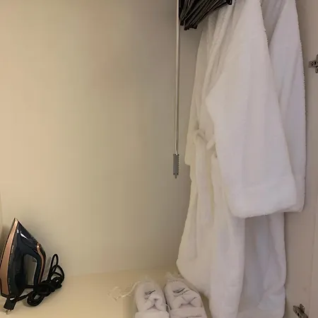 Botanique Airbnb, 아파트 *