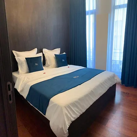아파트 Botanique Airbnb,