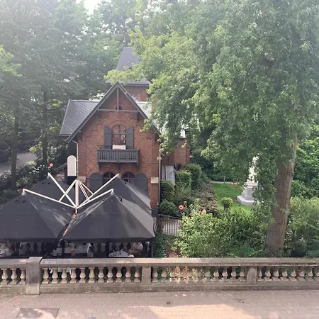 아파트 Botanique Airbnb,