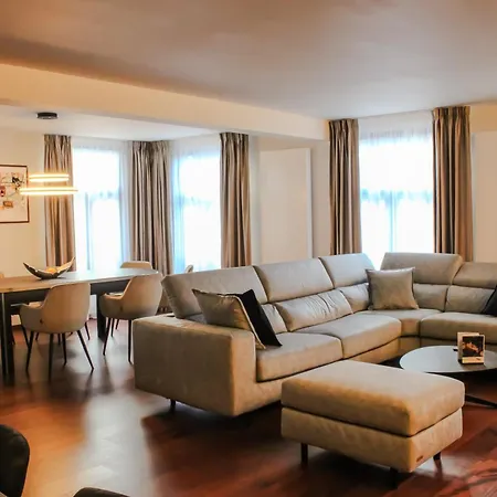 Botanique Airbnb, Apartment
