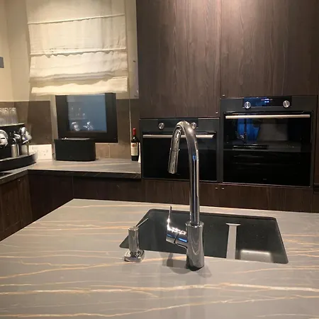 Apartment Botanique Airbnb,