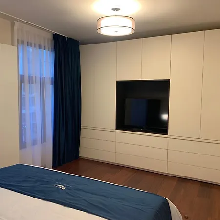 Apartment Botanique Airbnb, Antwerp