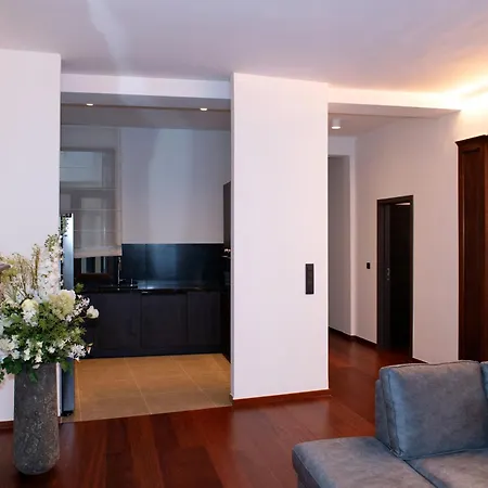 Apartment Botanique Airbnb,