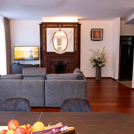 Apartment Botanique Airbnb, Antwerp
